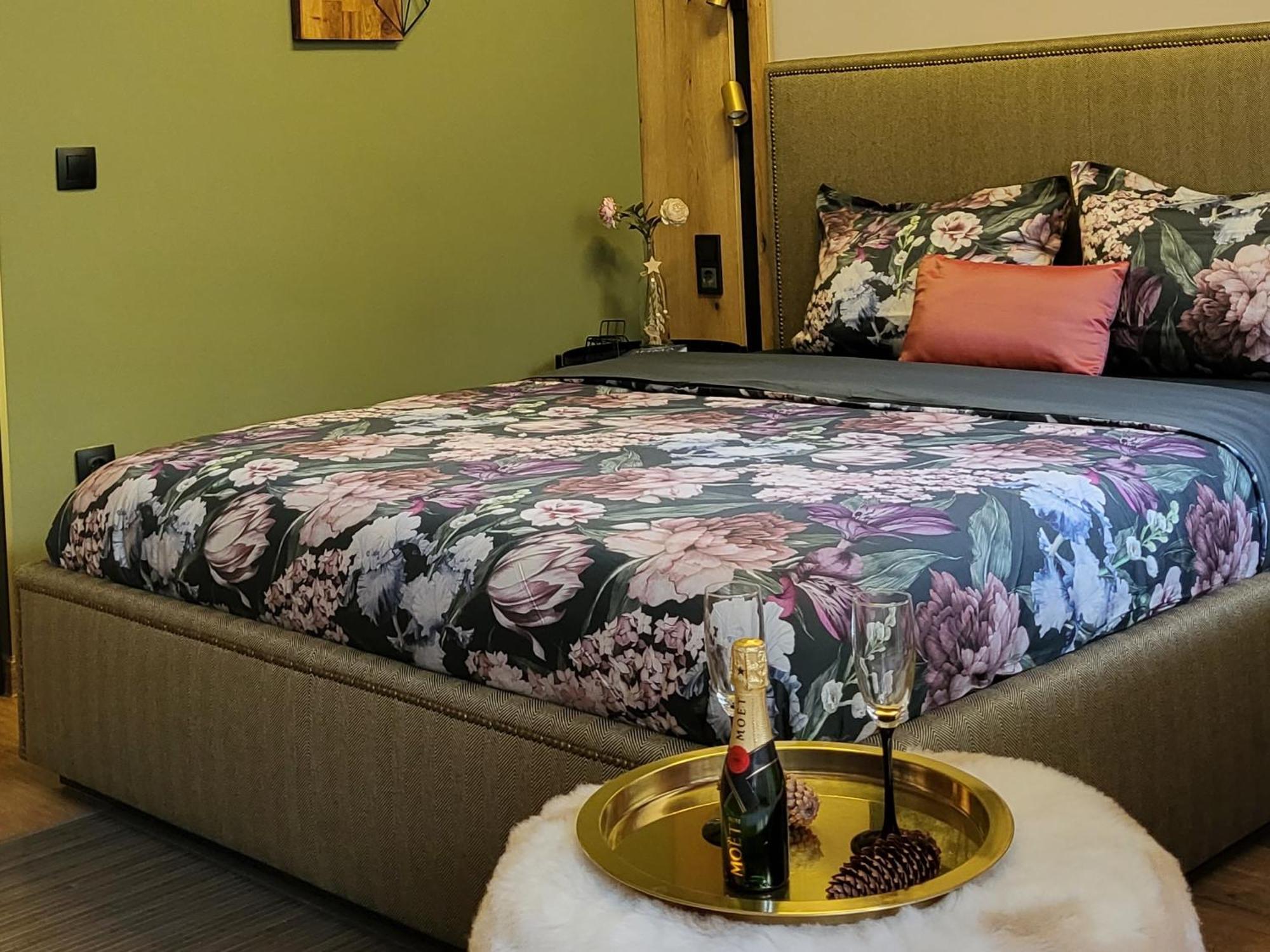 Pinewood Ang Luxurious Apartment A32 โบโรเวทส์ ภายนอก รูปภาพ
